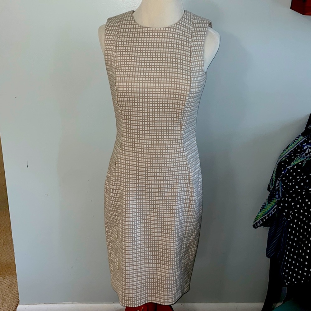 Calvin Klein tan and ivory sheath dress size 6